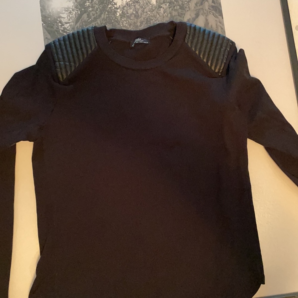Zara long sleeve ribbed w/ leatherish shoulders
